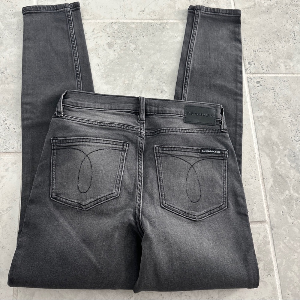 Black pants for woman